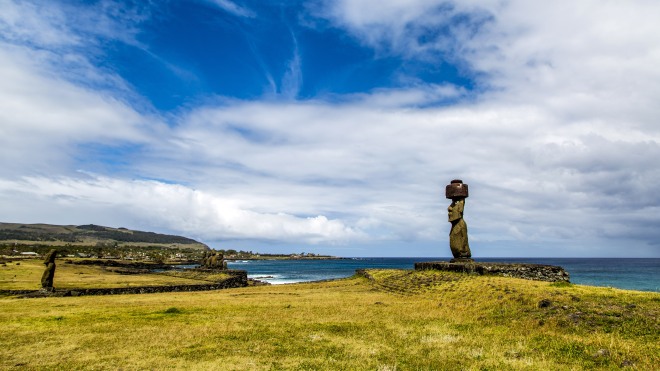 Moai_EasterIsland_Landscape_Jaboczw